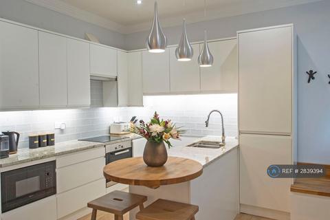 4 bedroom semi-detached house to rent, Langland Bay Manor, Langland, Swansea, SA3