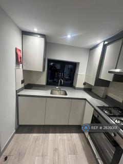 5 bedroom detached house to rent, Chapman Crescent, Harrow, HA3