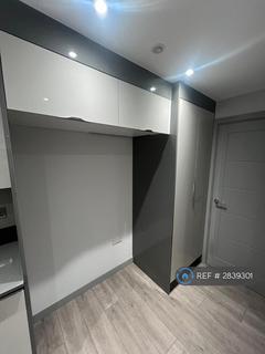 5 bedroom detached house to rent, Chapman Crescent, Harrow, HA3