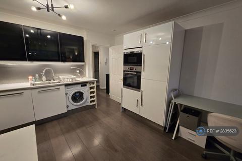 2 bedroom flat to rent, Burrhill Court, London, SE16