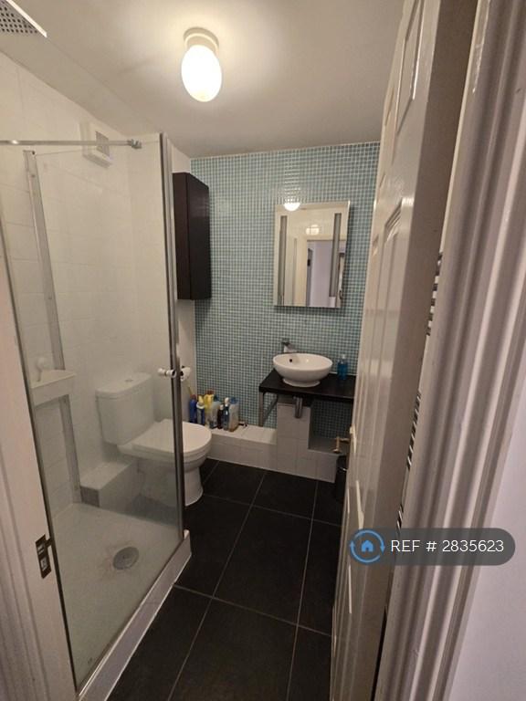 Shower &amp; Toilet