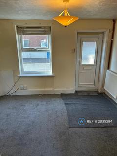2 bedroom semi-detached house to rent, Englands Lane, Gorleston, NR31