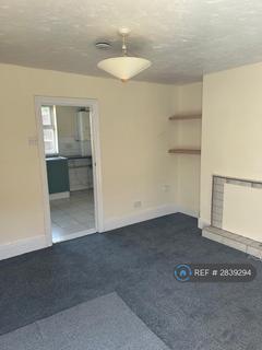 2 bedroom semi-detached house to rent, Englands Lane, Gorleston, NR31