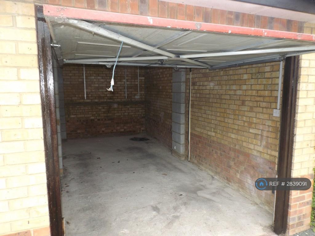Garage With Light And Power Sockets