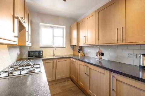 2 bedroom flat for sale, Jay House, Horne Way, London, SW15