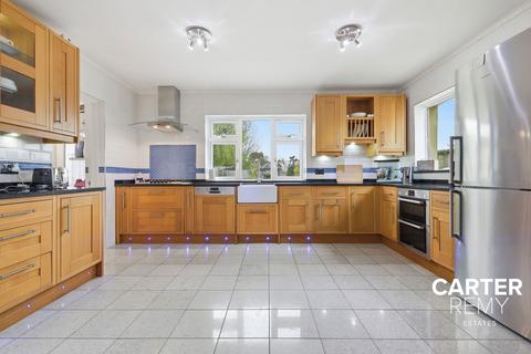 undefined, Pound Lane, Bowers Gifford, SS13