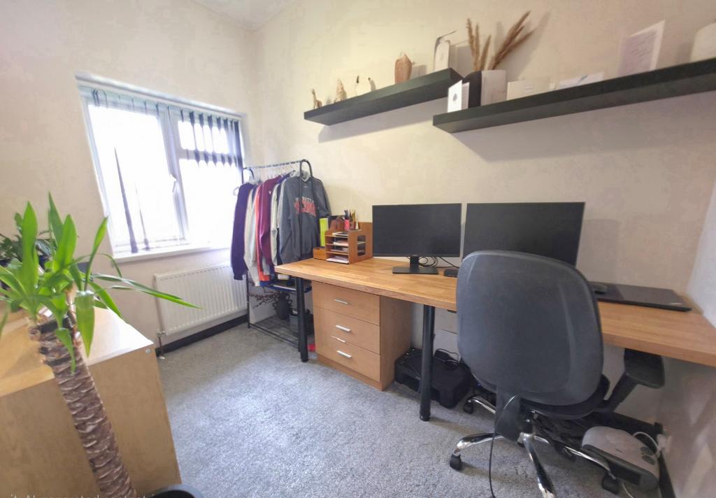 Bedroom 3/Study