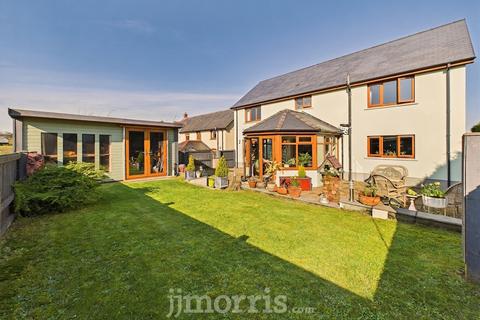 5 bedroom detached house for sale, Parc Yr Eos, Hermon, SA36