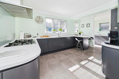 4 bedroom semi-detached house for sale, Oathall Avenue, Haywards Heath