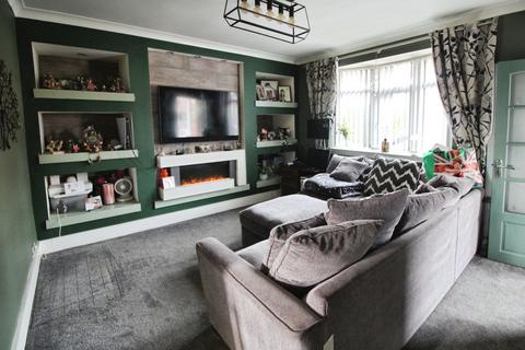 3 bedroom end of terrace house for sale, Newstead Avenue, Pontefract WF9