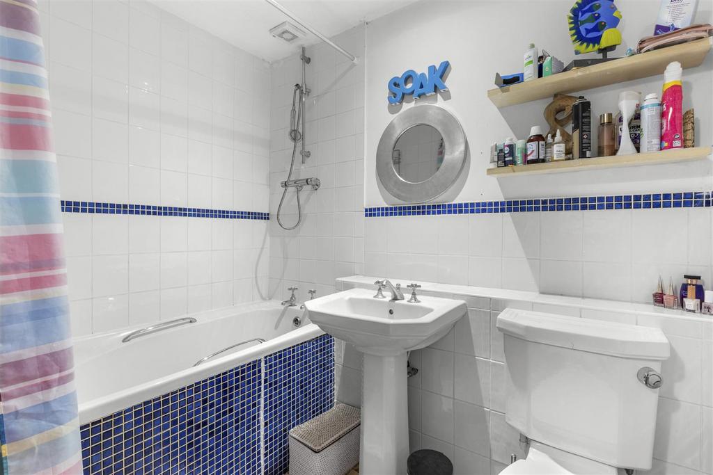 42 Lansdowne Way, HP11 1 TN-3.jpg