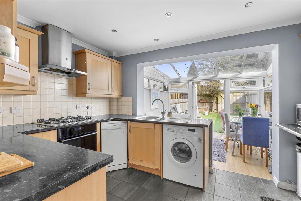 42 Lansdowne Way, HP11 1 TN-7.jpg