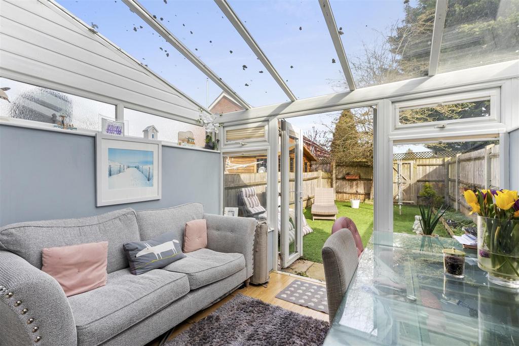 42 Lansdowne Way, HP11 1 TN-9.jpg