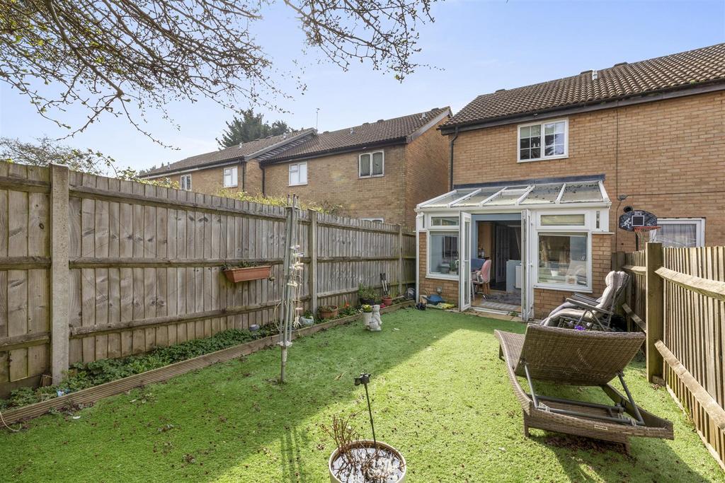 42 Lansdowne Way, HP11 1 TN-10.jpg