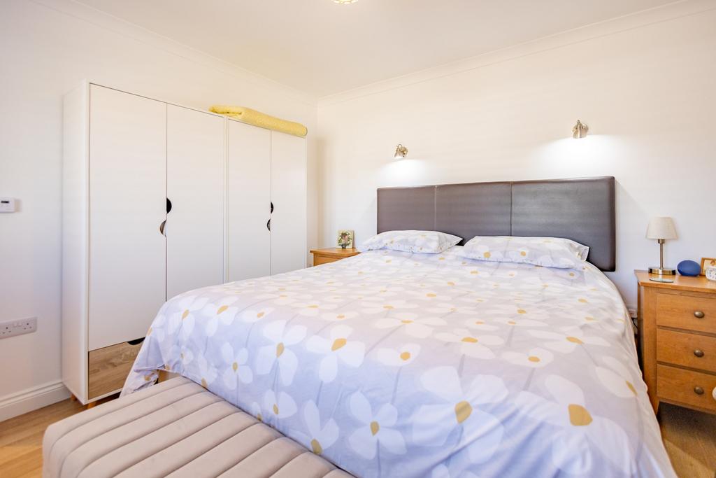 Ground Floor Double Bedroom 1