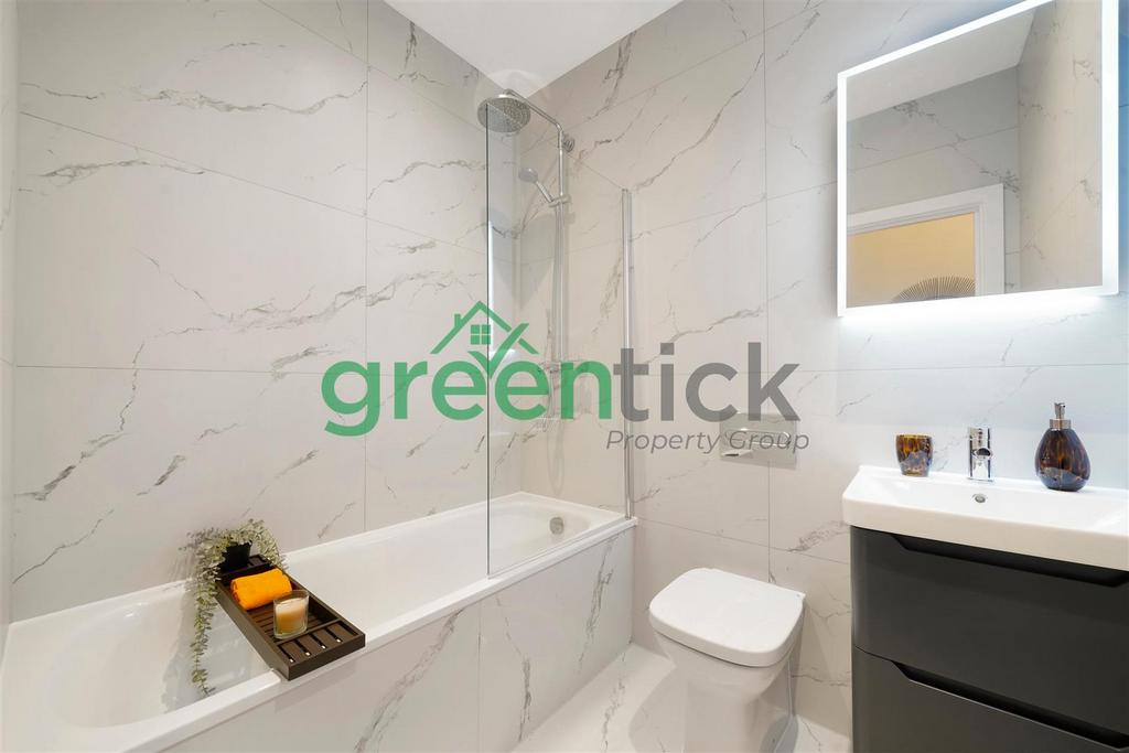2 bed THE STOW, HARLOW - tvp Vxba Chm CQwm Vz St Wx.jpg