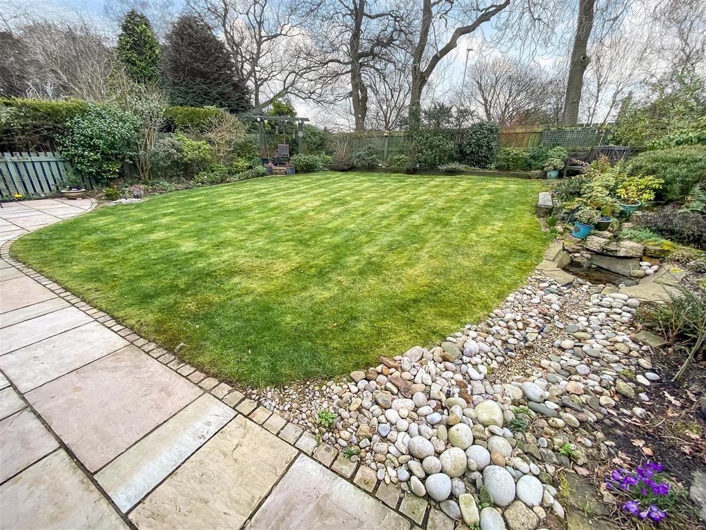 Rear Garden (1).jpg