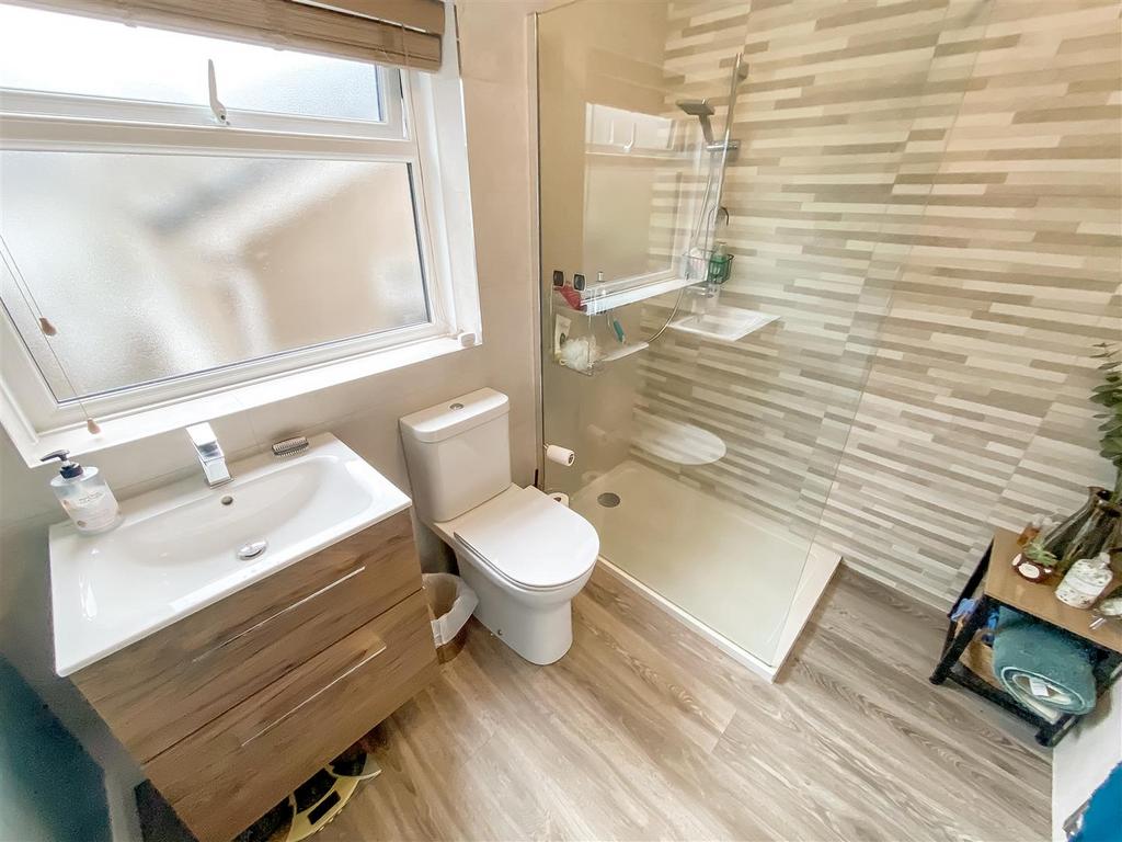Shower Room.jpg