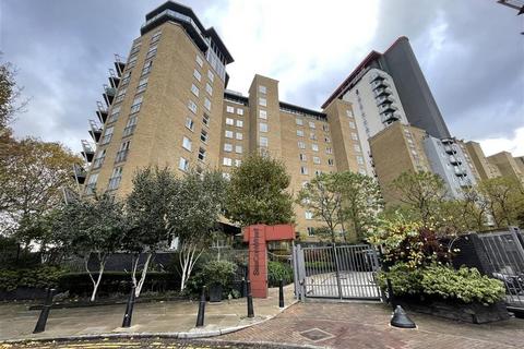 1 bedroom flat for sale, Hutchings Street, LONDON