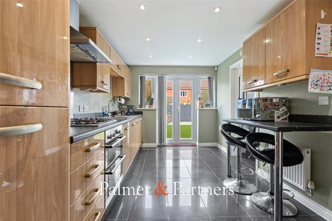4 bedroom detached house for sale, Lungley Rise, Colchester, Essex, CO2