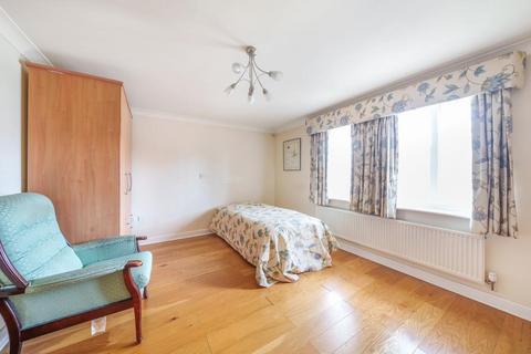 3 bedroom flat for sale, Eden Court,  Hendon Lane,  N3