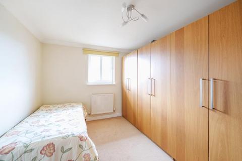 3 bedroom flat for sale, Eden Court,  Hendon Lane,  N3