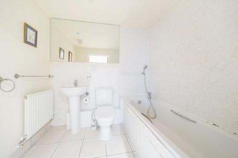 3 bedroom flat for sale, Eden Court,  Hendon Lane,  N3