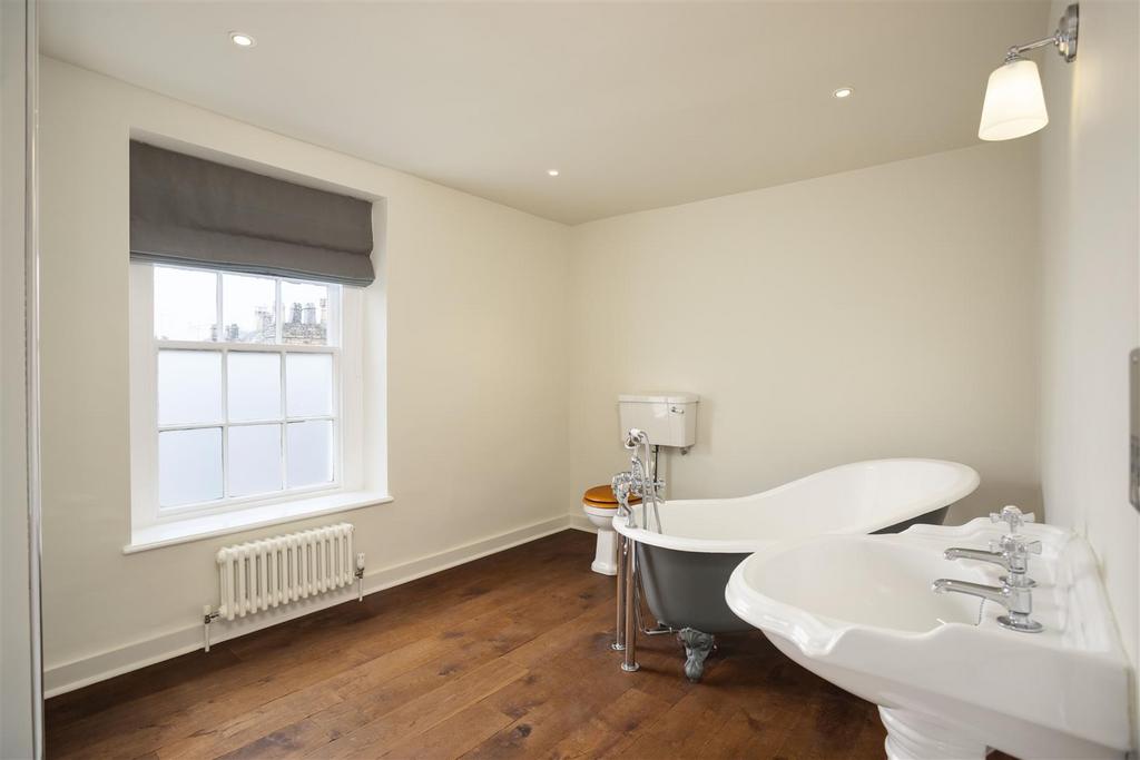 Ensuite