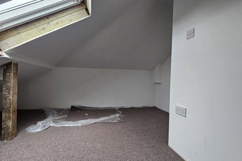 2 bedroom flat to rent, Malvern Road, Hornchurch RM11