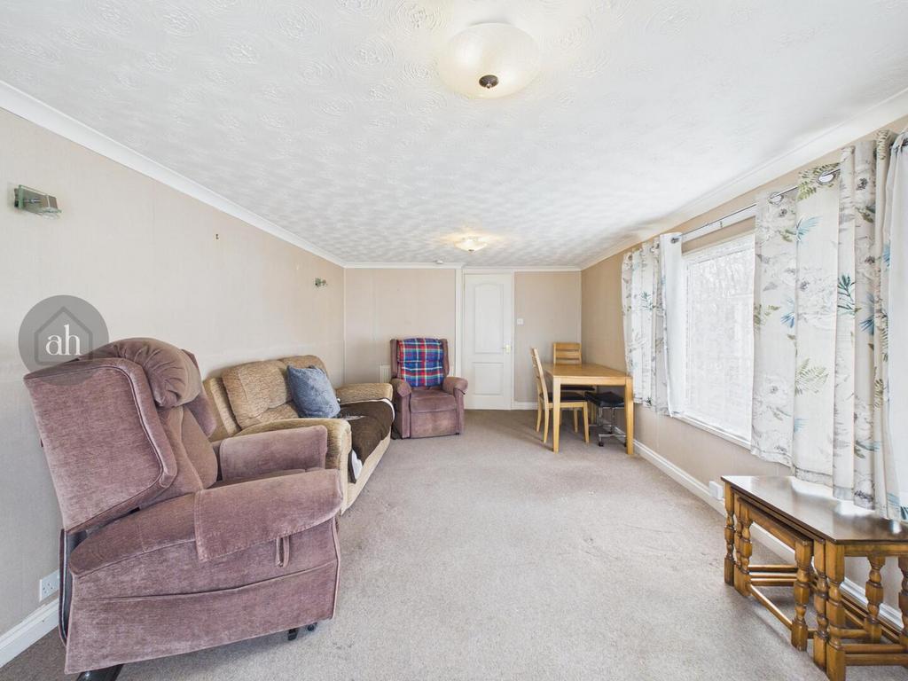 Sitting/Dining Room