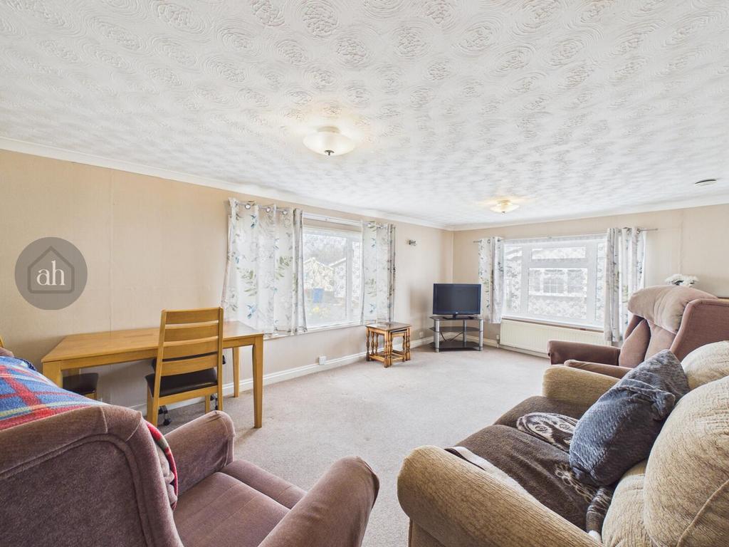 Sitting/Dining Room