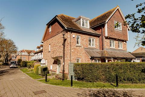 4 bedroom semi-detached house for sale, College Gardens, Westgate-On-Sea