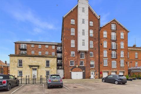 undefined, Commercial Road, Gloucester