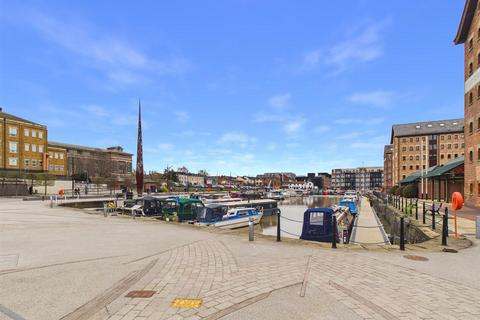 undefined, Commercial Road, Gloucester