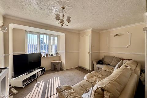 2 bedroom end of terrace house for sale, Foxdale Drive, Brierley Hill