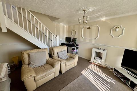 2 bedroom end of terrace house for sale, Foxdale Drive, Brierley Hill