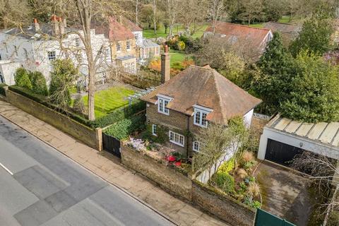 Upper Ham Road, Richmond, TW10