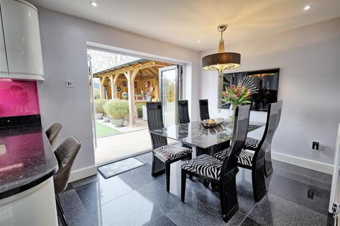 undefined, Colliers End SG11