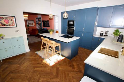 3 bedroom apartment for sale, Dodworth Road, Barnsley, S70 6HL