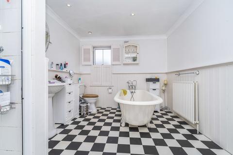 undefined, Glebe Avenue, Ickenham, UB10