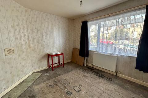 4 bedroom semi-detached house for sale, North Dean Road, Keighley, BD22