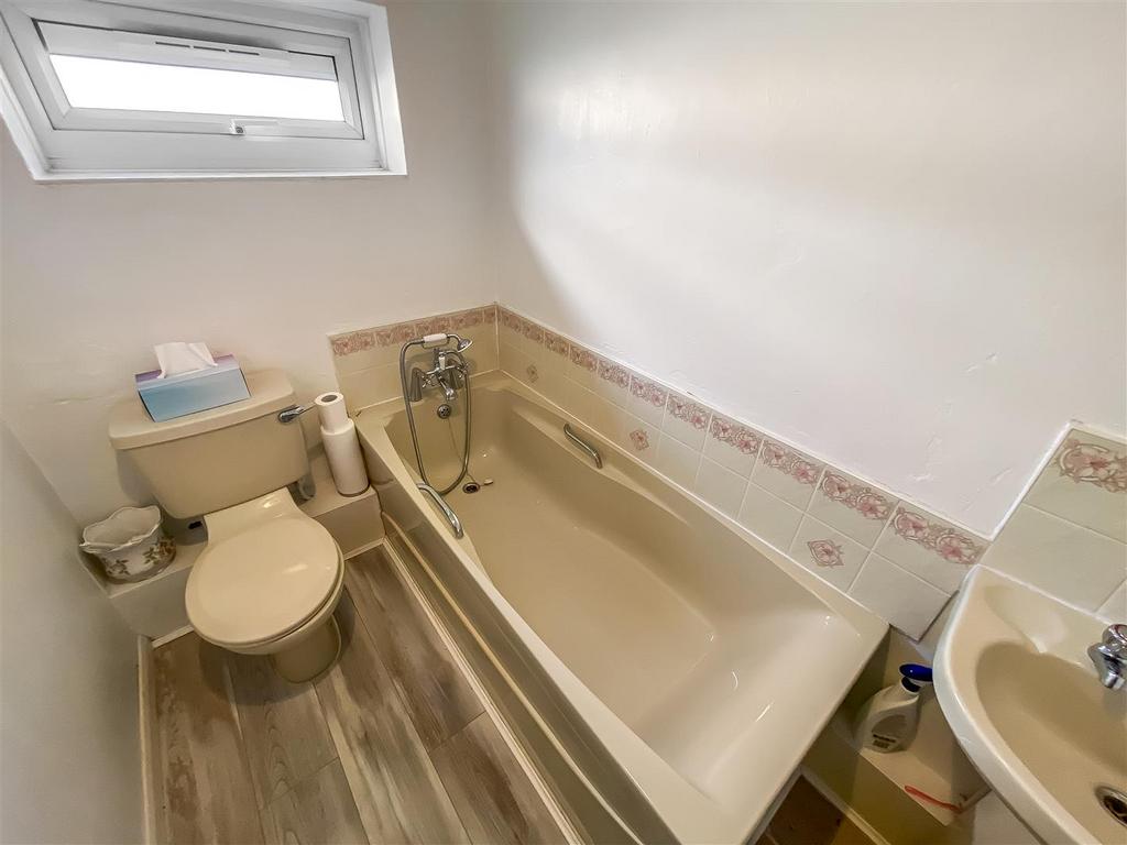 Bathroom.jpg
