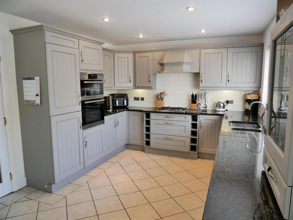 Fitted kitchen area