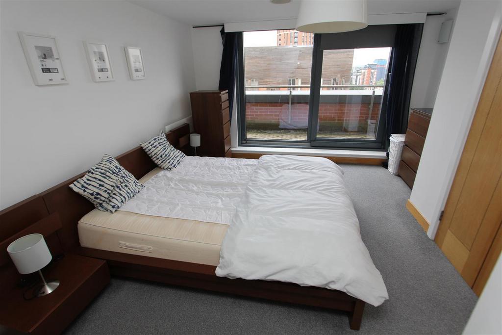 Bedroom 1.JPG