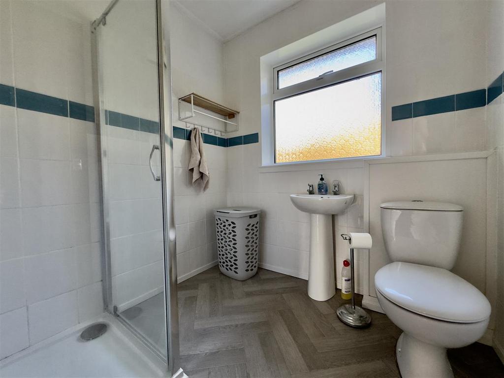 15 - Tre-Oda Shower Room.jpeg