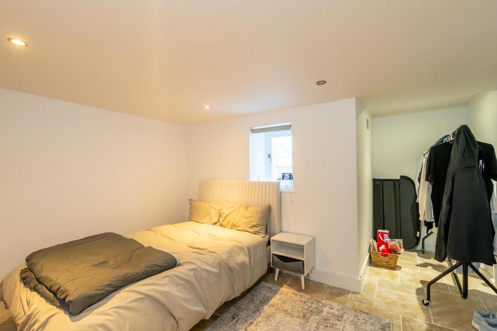 Ground Floor Bedroom (2).jpg