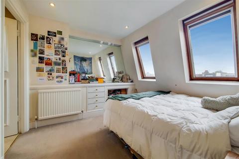 undefined, Lysia Street,London