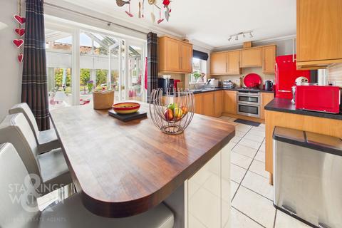 4 bedroom end of terrace house for sale, Bromedale Avenue, Mulbarton, Norwich