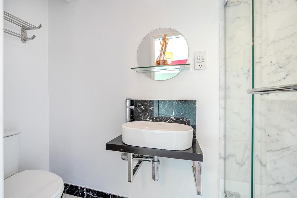 Bedroom 4 en-suite