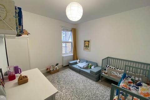3 bedroom terraced house to rent, London SE19